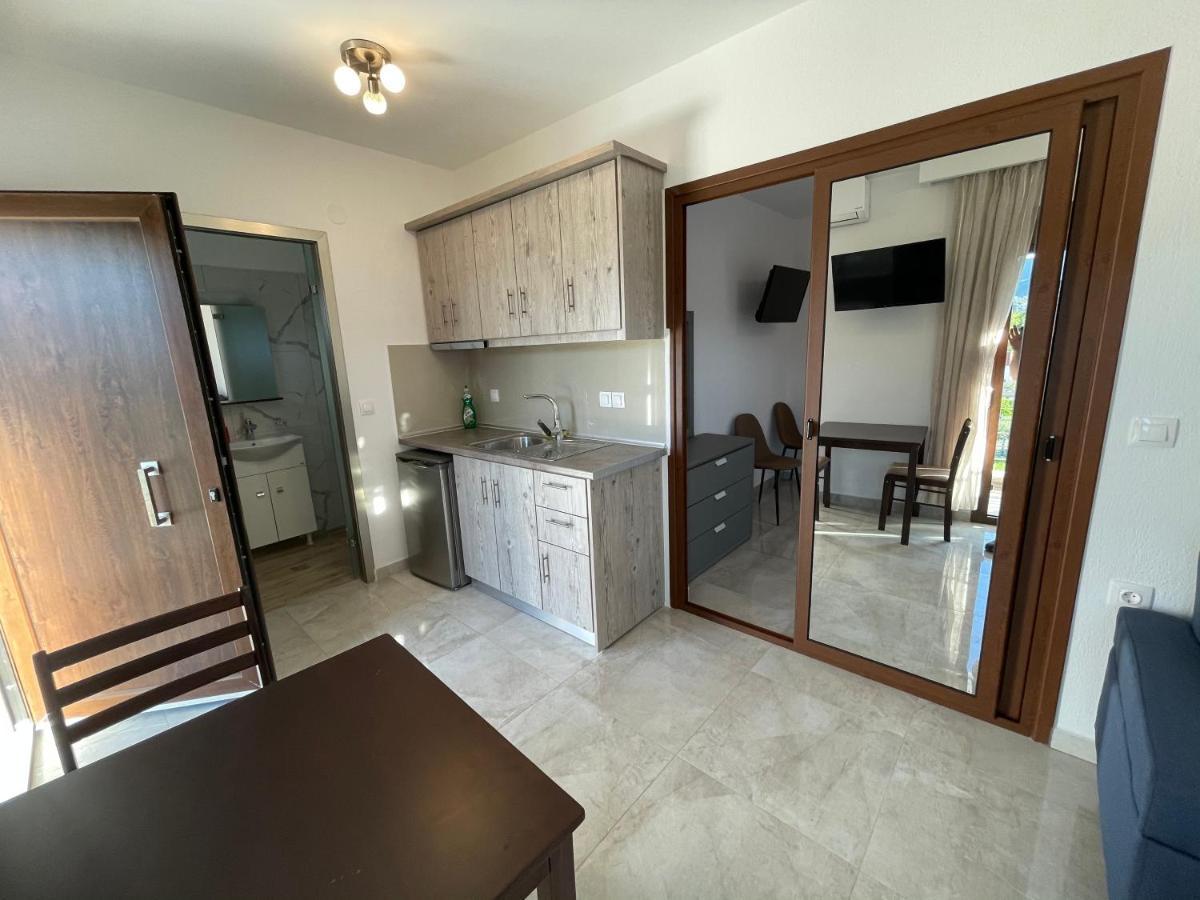 Theano Studios Paralia Sikias Kültér fotó